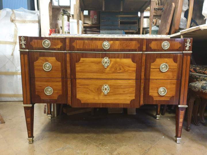 Meuble ancien restauré à la main Paris