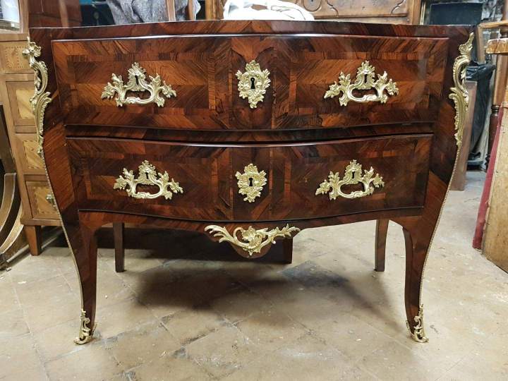 Transformation d’un meuble d’époque Paris